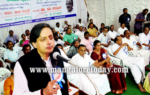 Shashi Tharoor in Kasargod